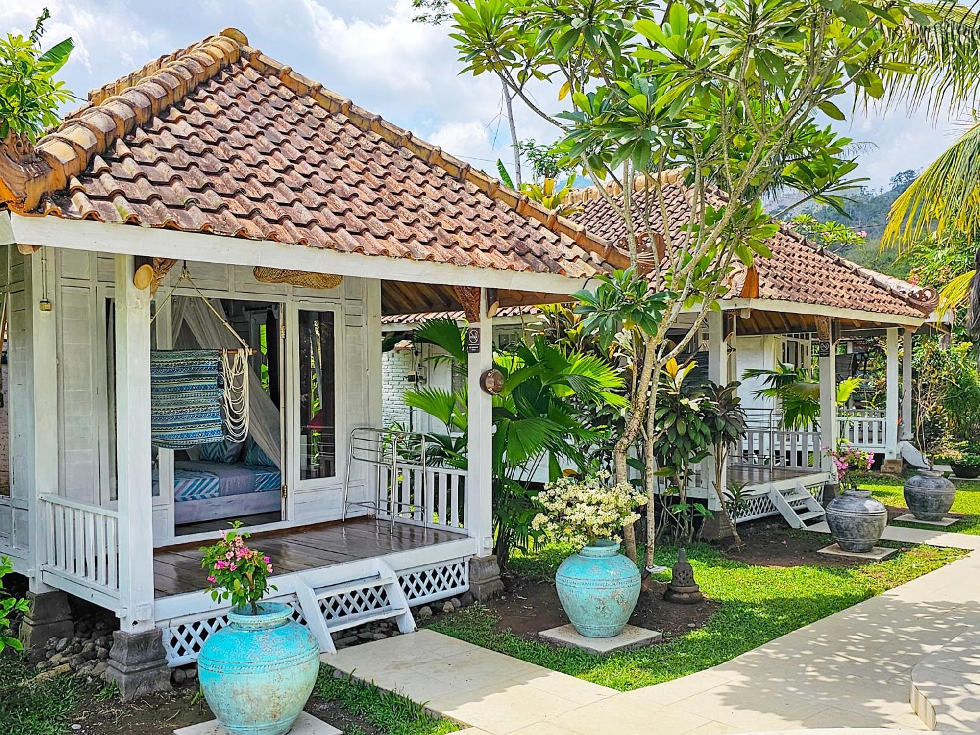 Janur Bungalow Magelang Buitenkant foto