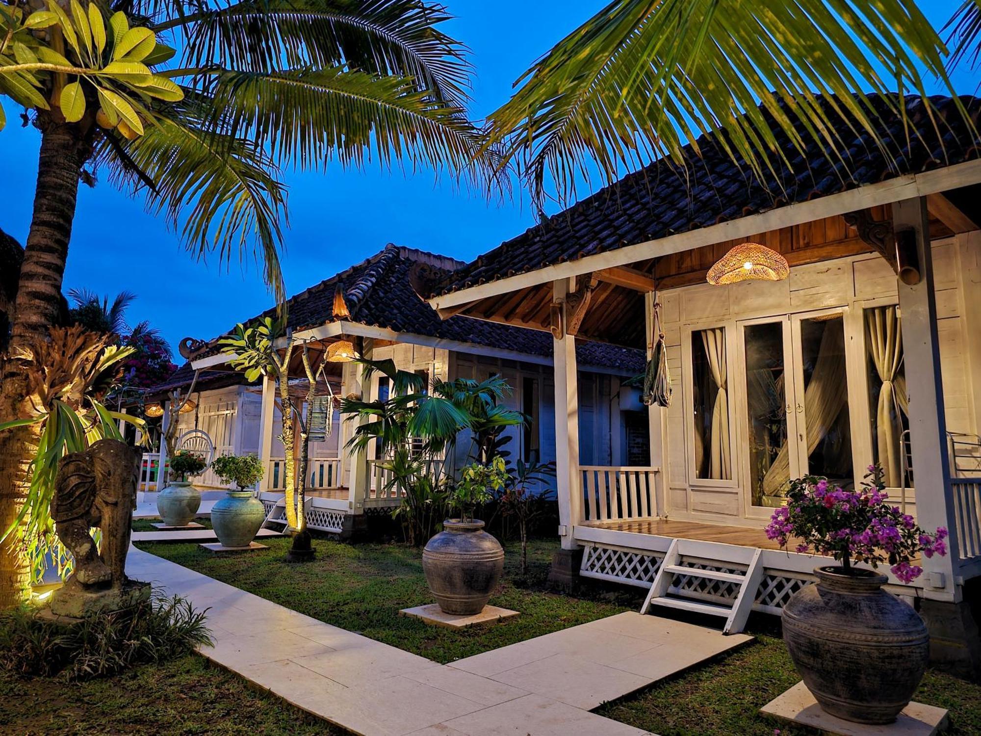 Janur Bungalow Magelang Buitenkant foto